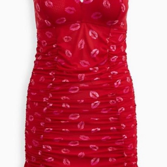 Torrid lips chemise size 4 - Picture 3 of 6